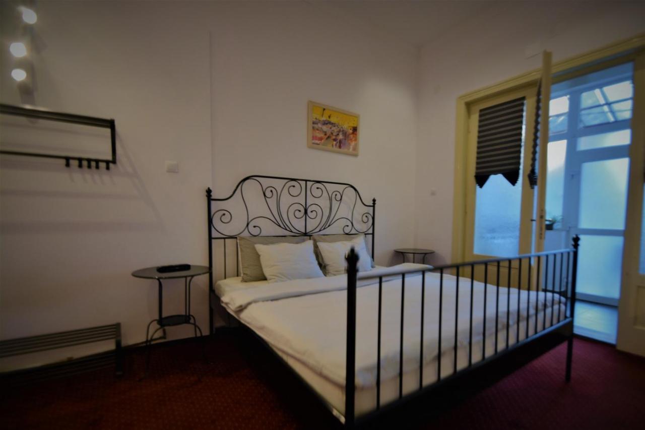 Aparthotel Casa Ado *